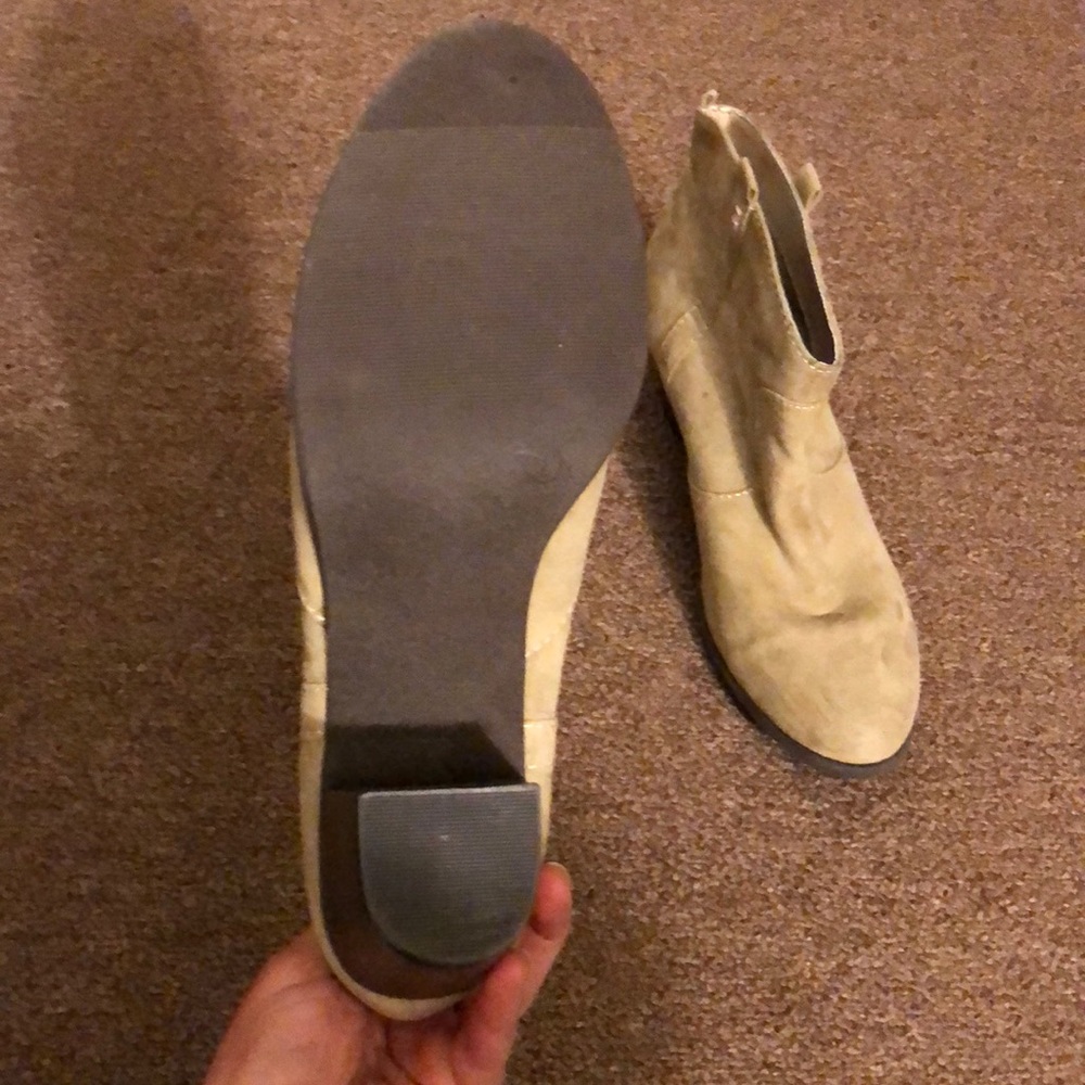 Size 9 - Picture 3 of 4